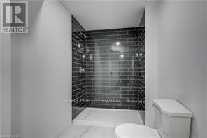 195 CHARLES STREET E - 36