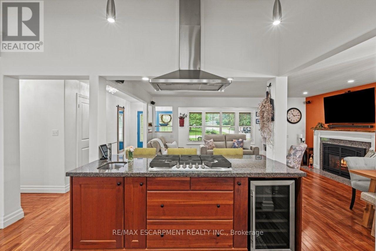 42 LAKESIDE DRIVE - Image 10