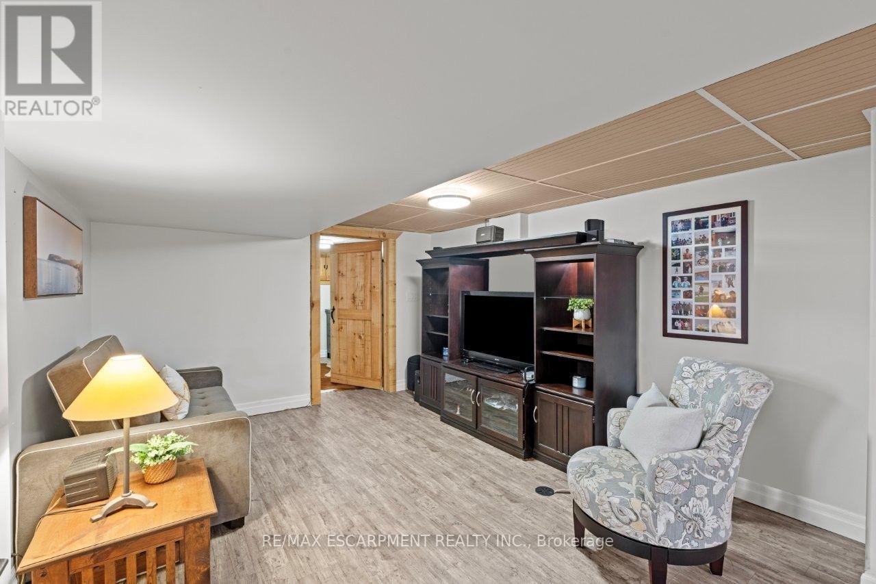 42 LAKESIDE DRIVE - Image 25