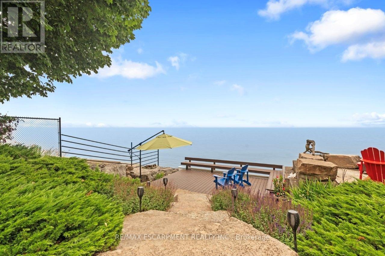 42 LAKESIDE DRIVE - Image 33