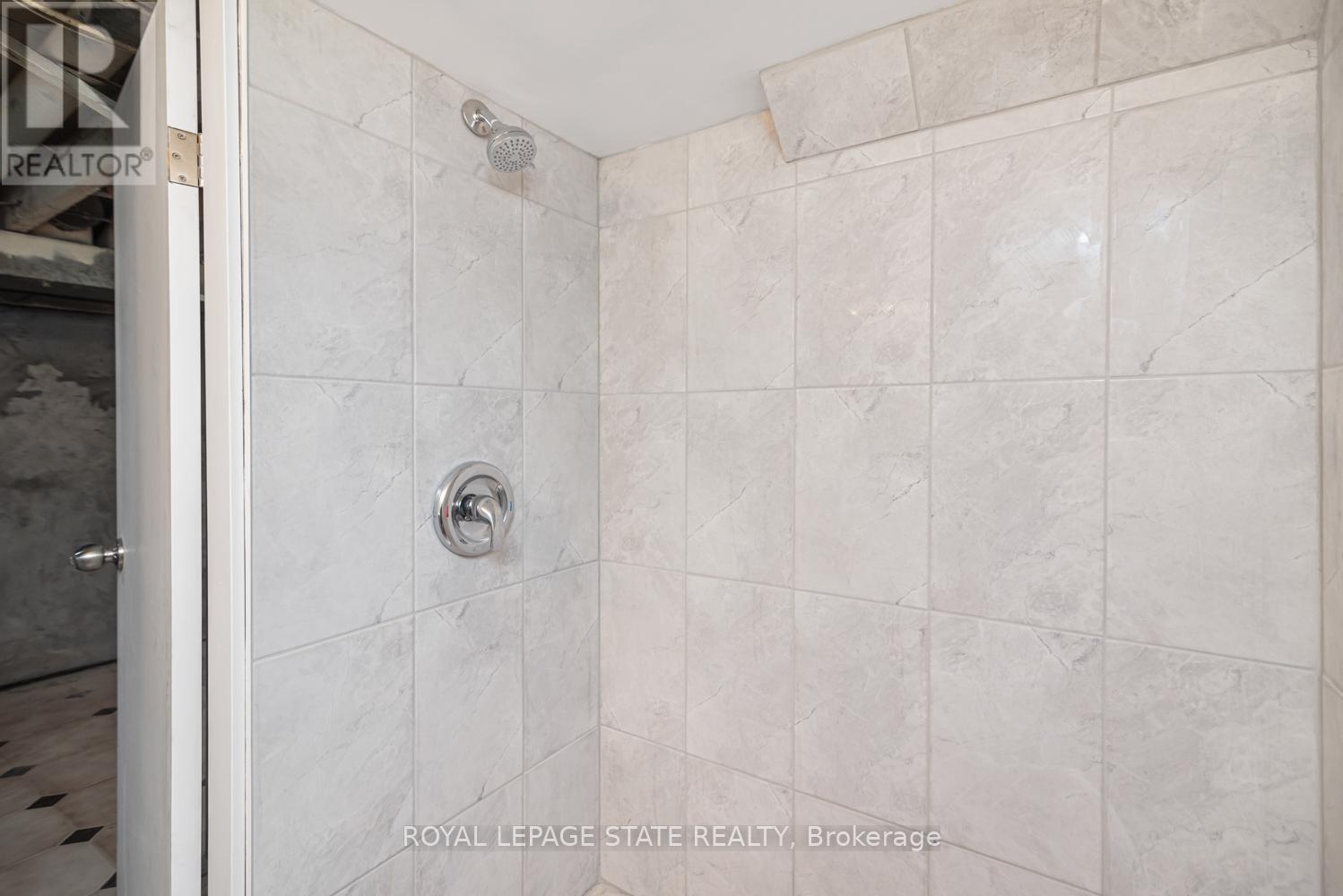 60 KEITH STREET - 38
