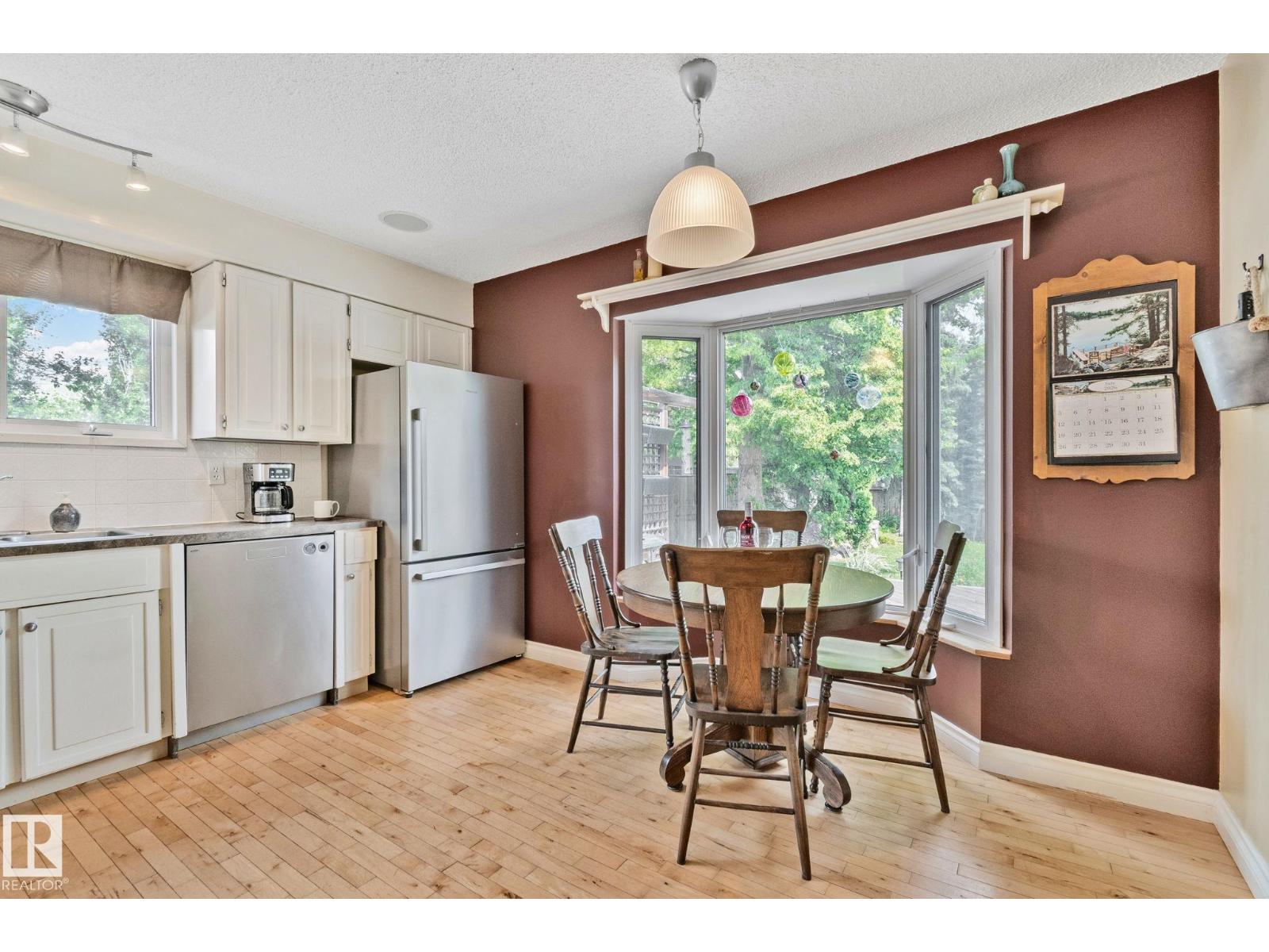 7306 21 AV NW - 11