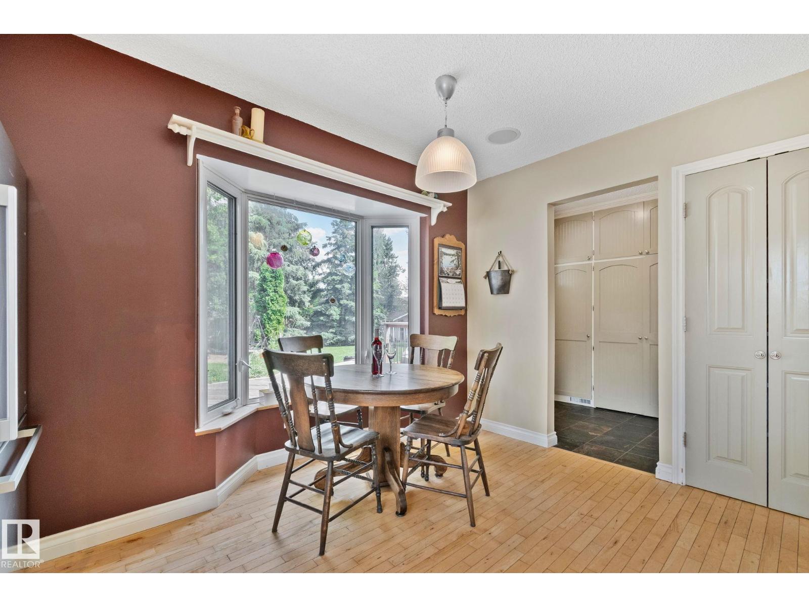7306 21 AV NW - 12