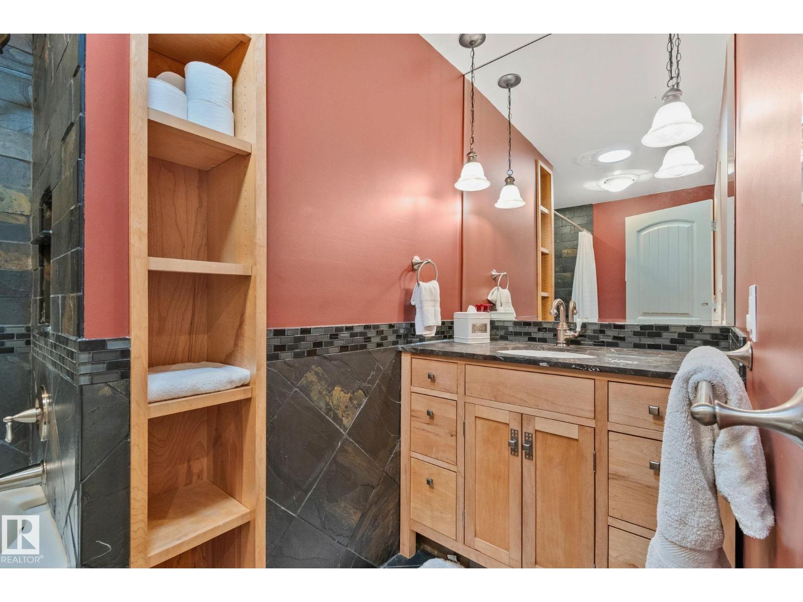 7306 21 AV NW - 14