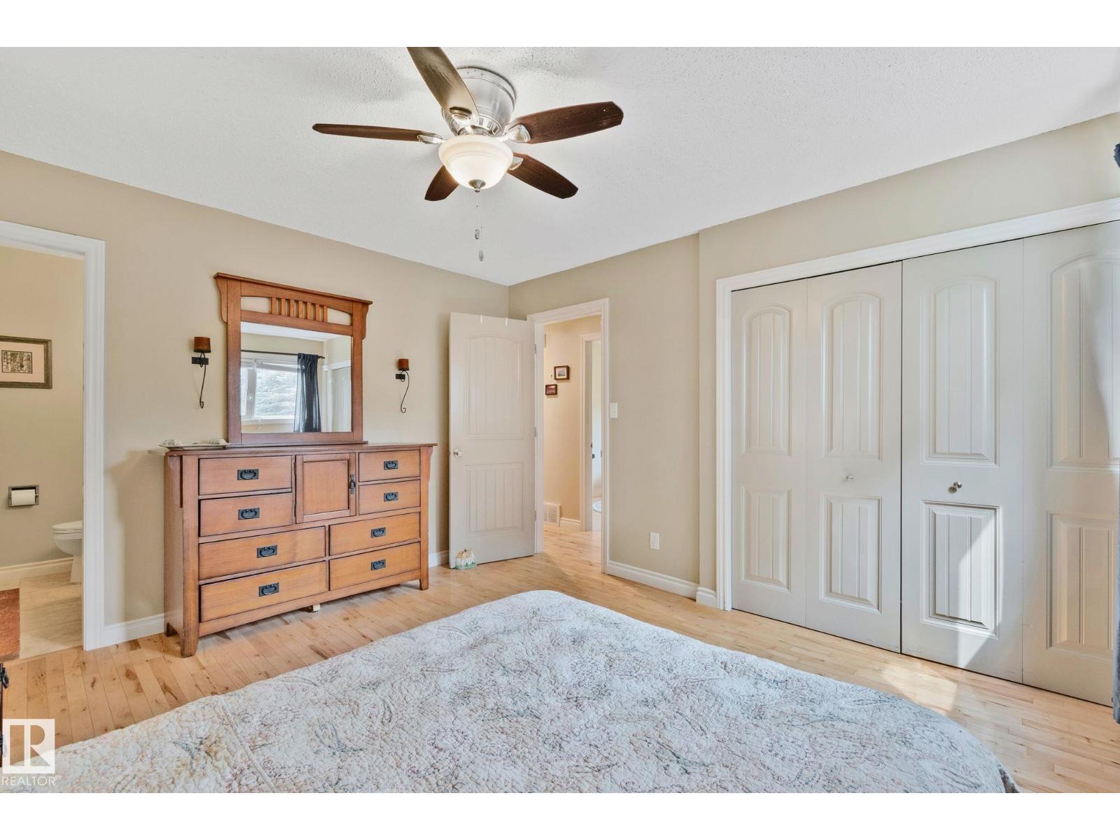 7306 21 AV NW - 18
