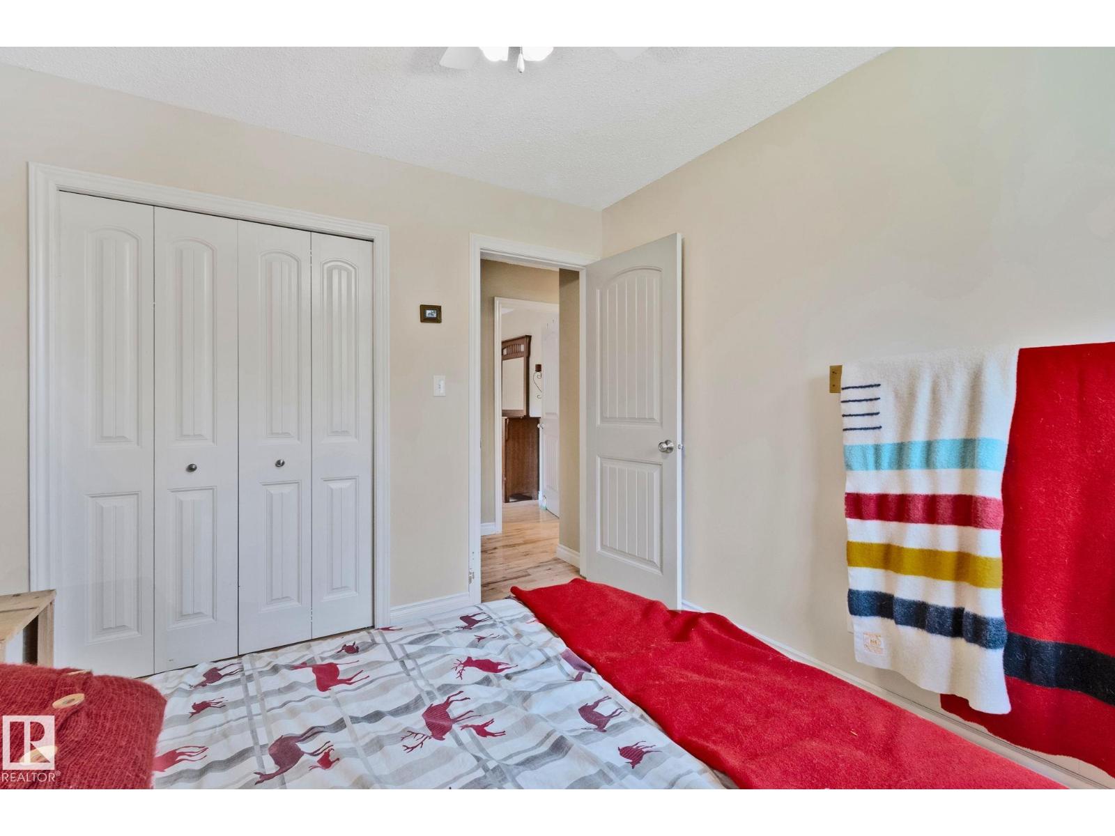 7306 21 AV NW - 20