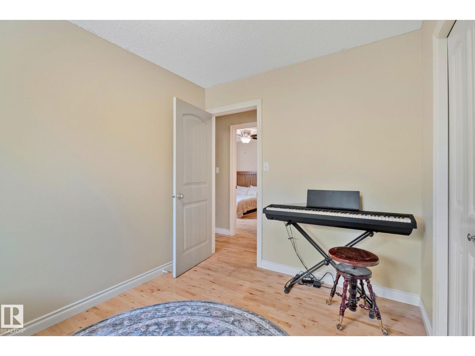 7306 21 AV NW - 22
