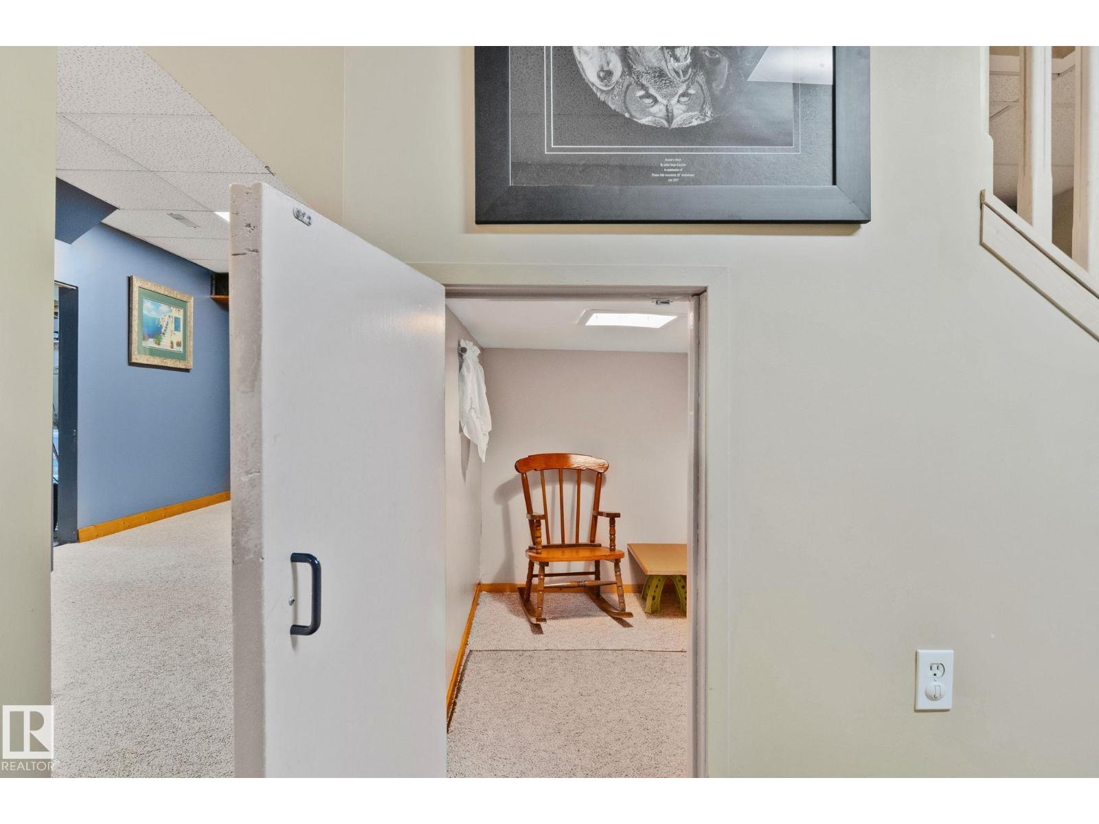 7306 21 AV NW - 32