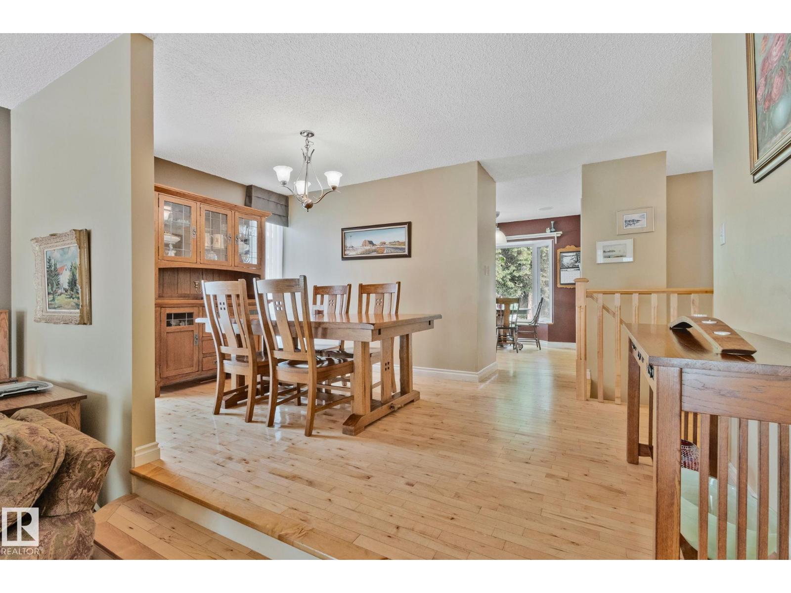 7306 21 AV NW - 8