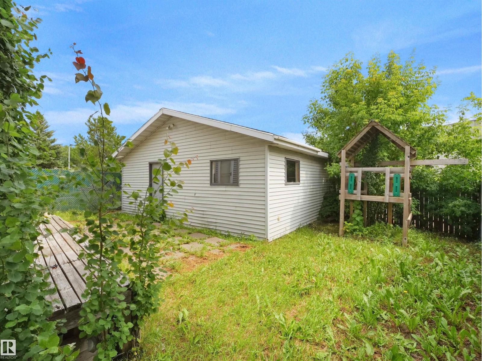 3509 43A AV NW - 25