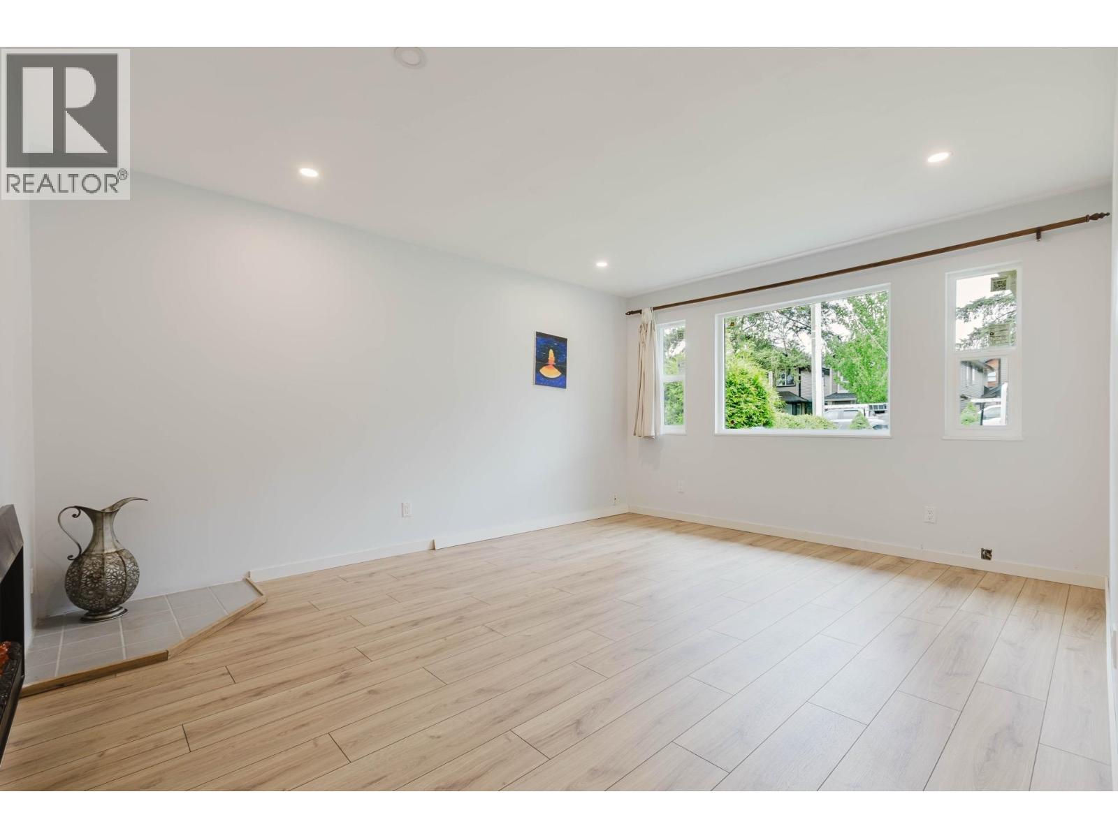 1882 COQUITLAM AVENUE — photo 3