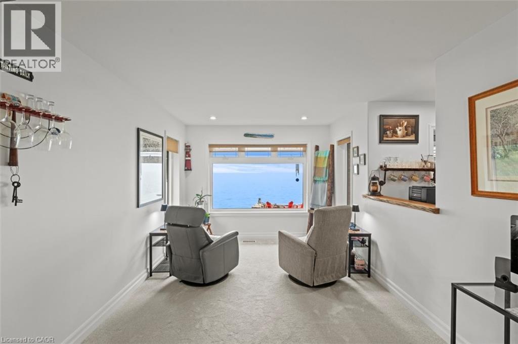 42 LAKESIDE Drive - Image 13