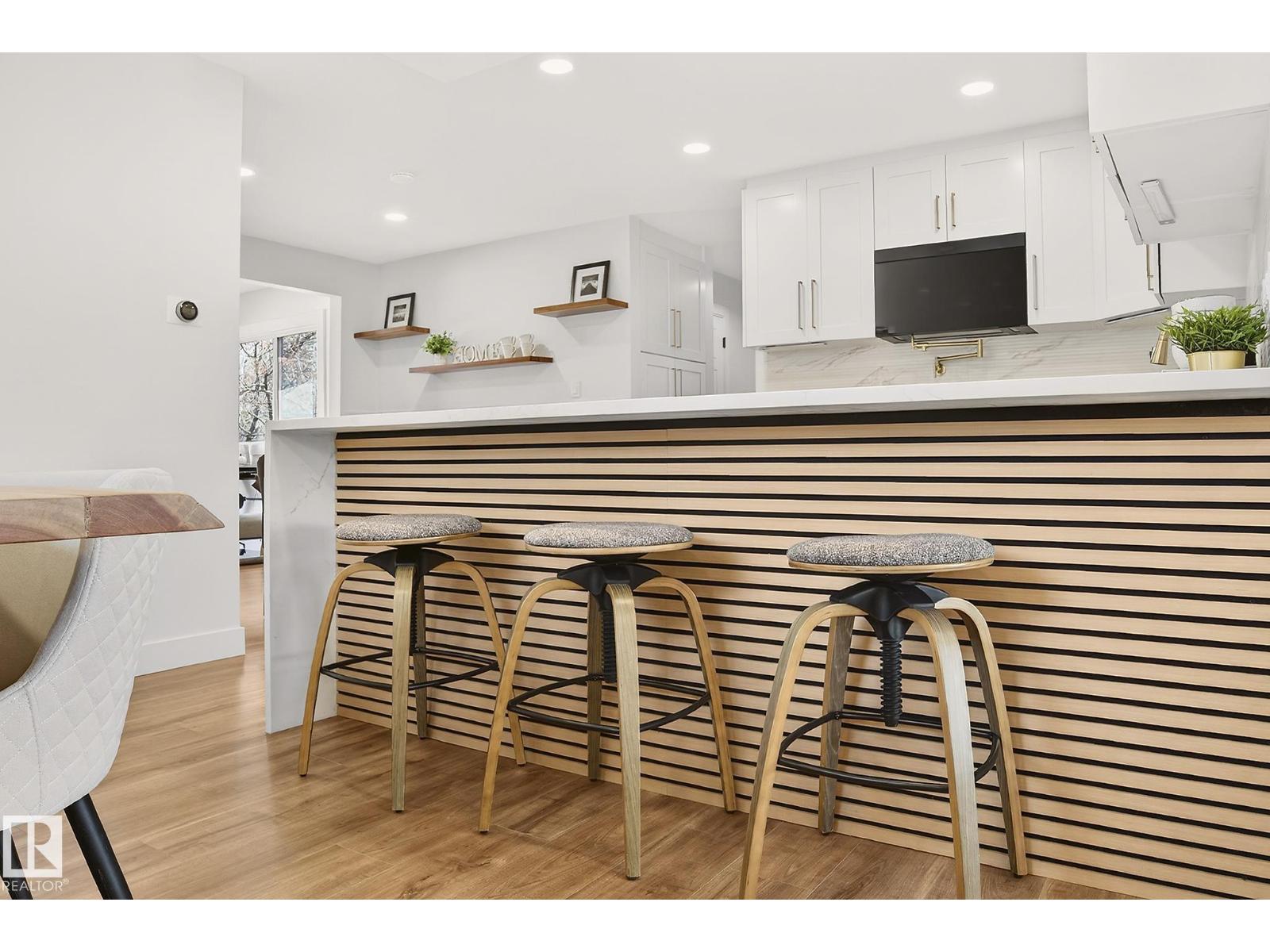 18312 91 AV NW - 16