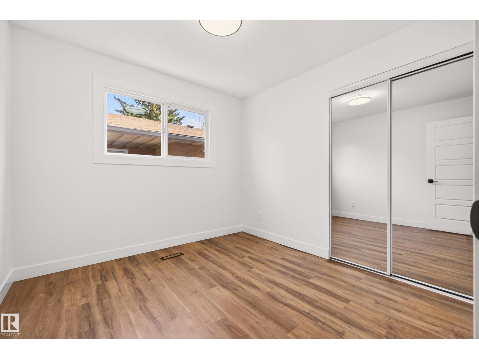 18312 91 AV NW - 43