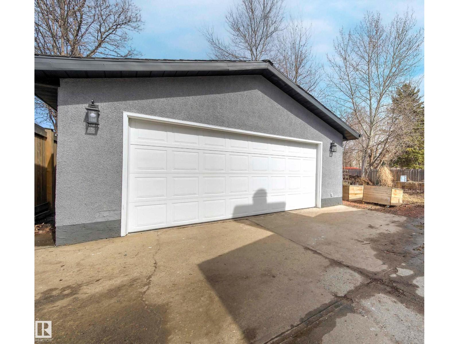 18312 91 AV NW - 74