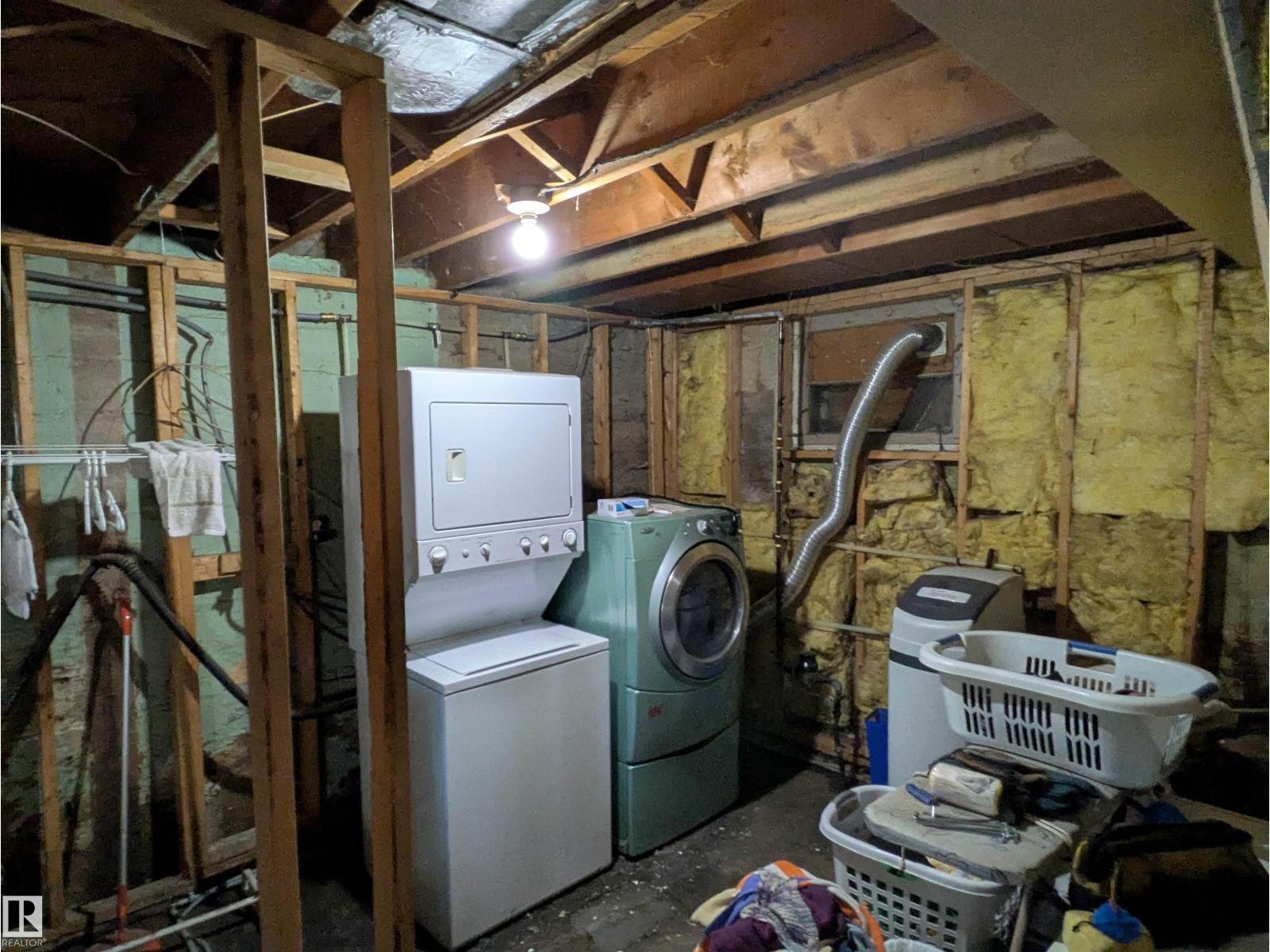 11412 85 ST NW - 10