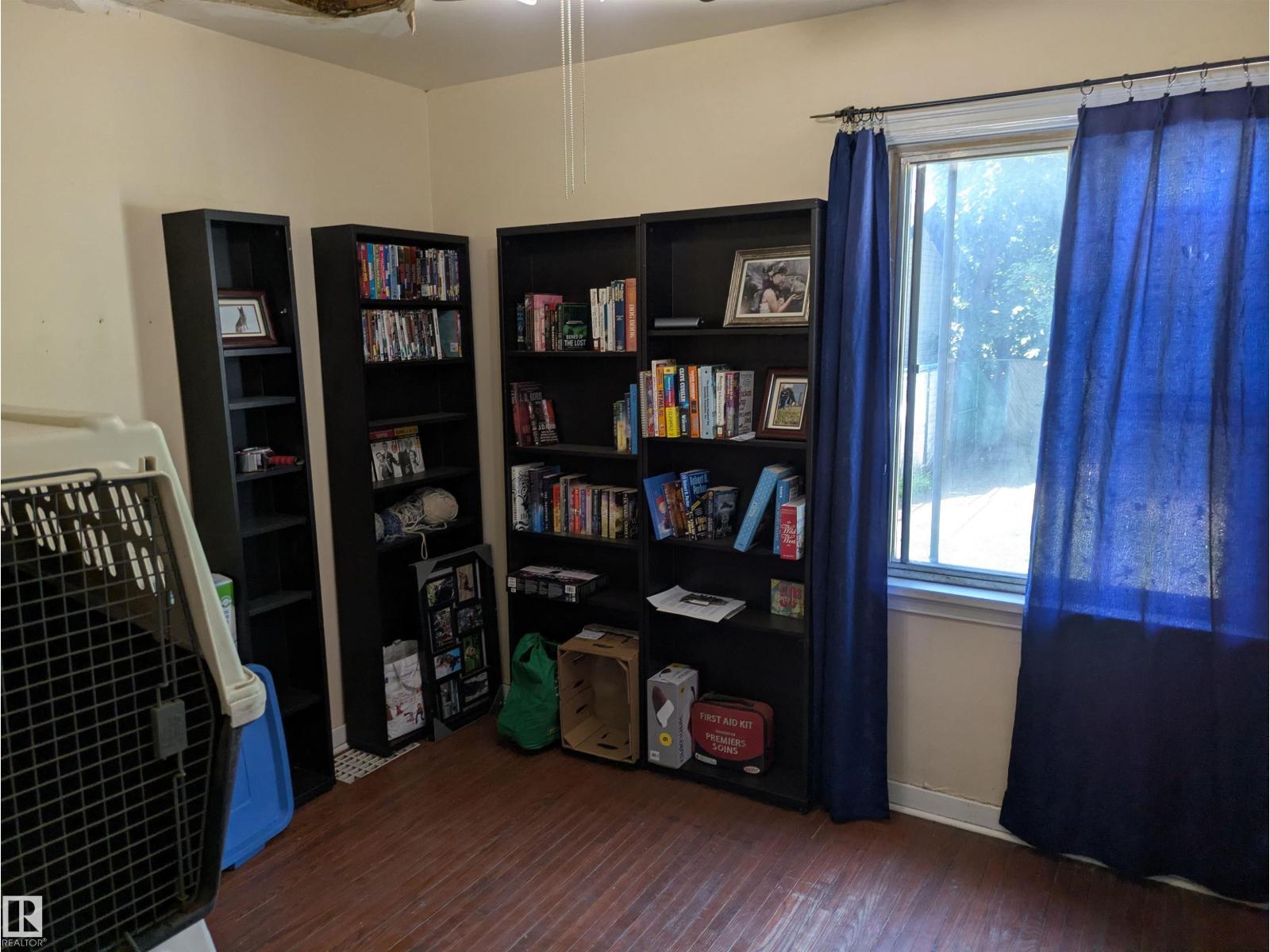 11412 85 ST NW - 3