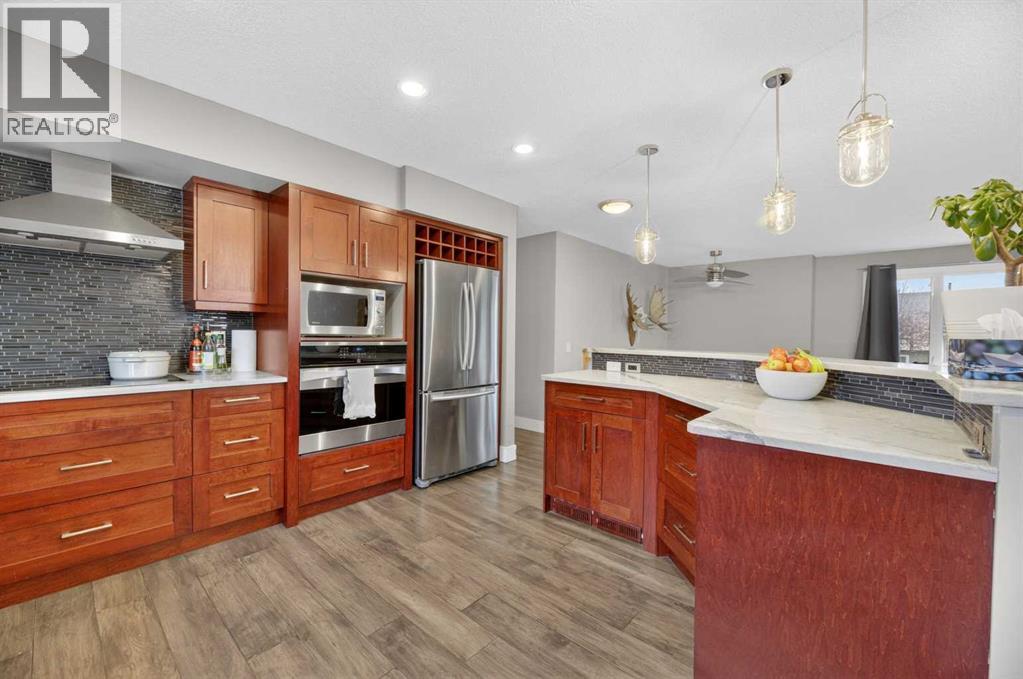 35 Queen Isabella Close SE - 8