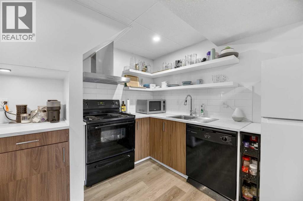 35 Queen Isabella Close SE - 22