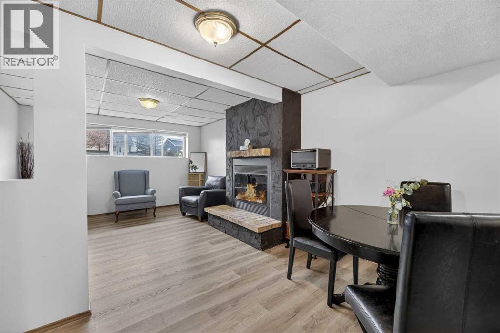35 Queen Isabella Close SE - 20
