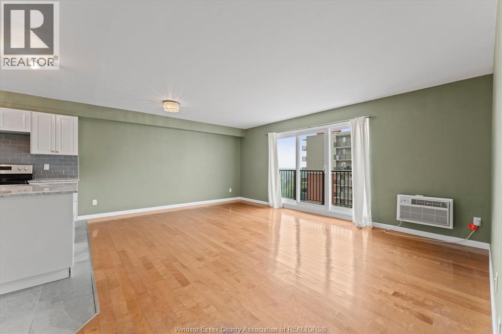 #1110 8591 RIVERSIDE DRIVE East - 11