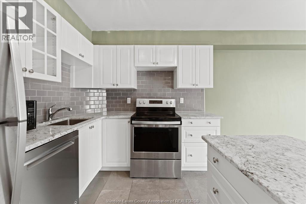 #1110 8591 RIVERSIDE DRIVE East - 17