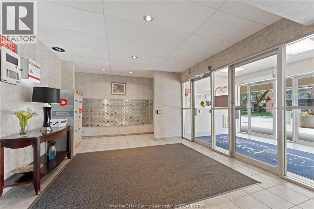 #1110 8591 RIVERSIDE DRIVE East - 31