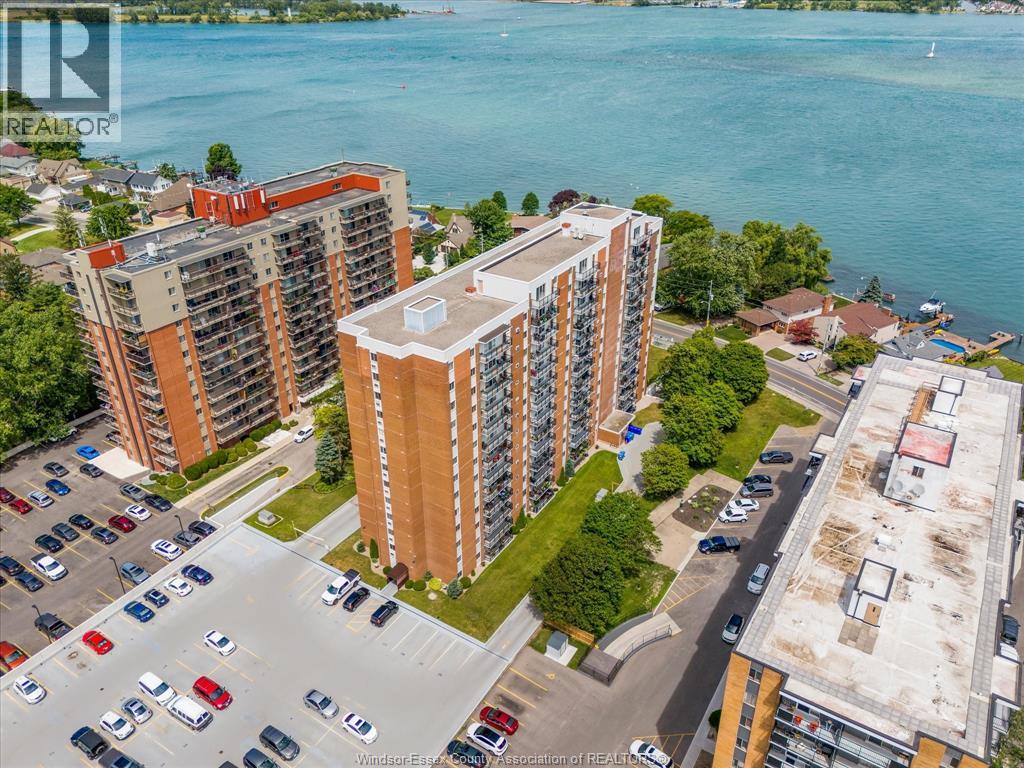 #1110 8591 RIVERSIDE DRIVE East - 47