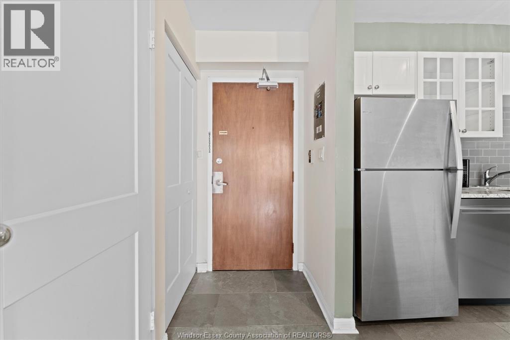 #1110 8591 RIVERSIDE DRIVE East - 5