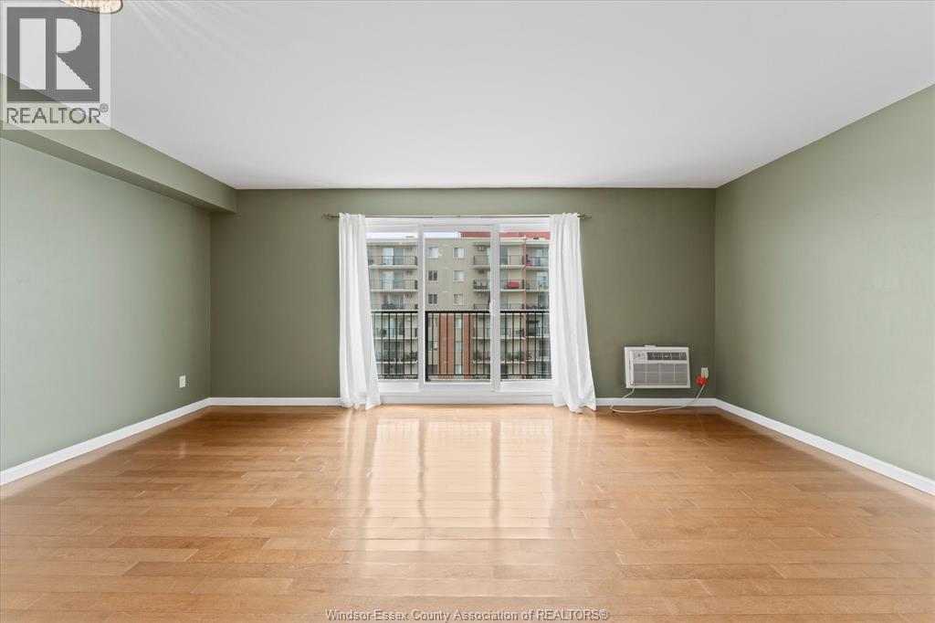 #1110 8591 RIVERSIDE DRIVE East - 8