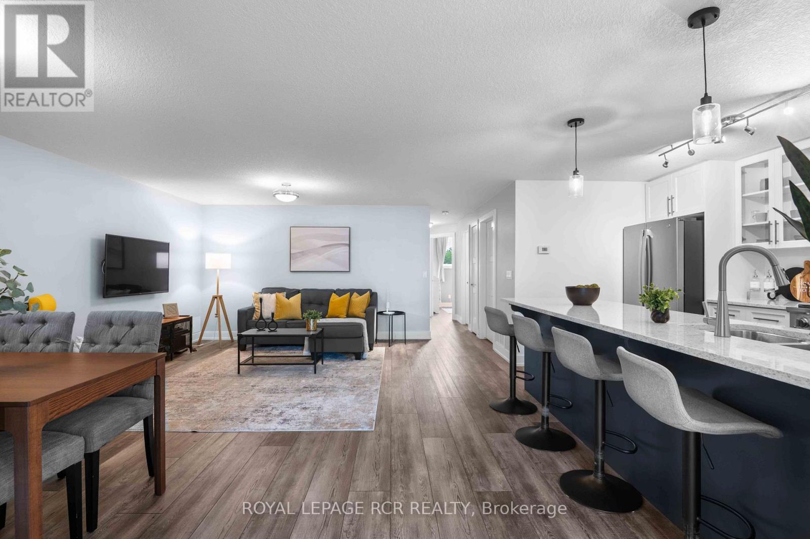 #102 17 CENTRE STREET - Image 13