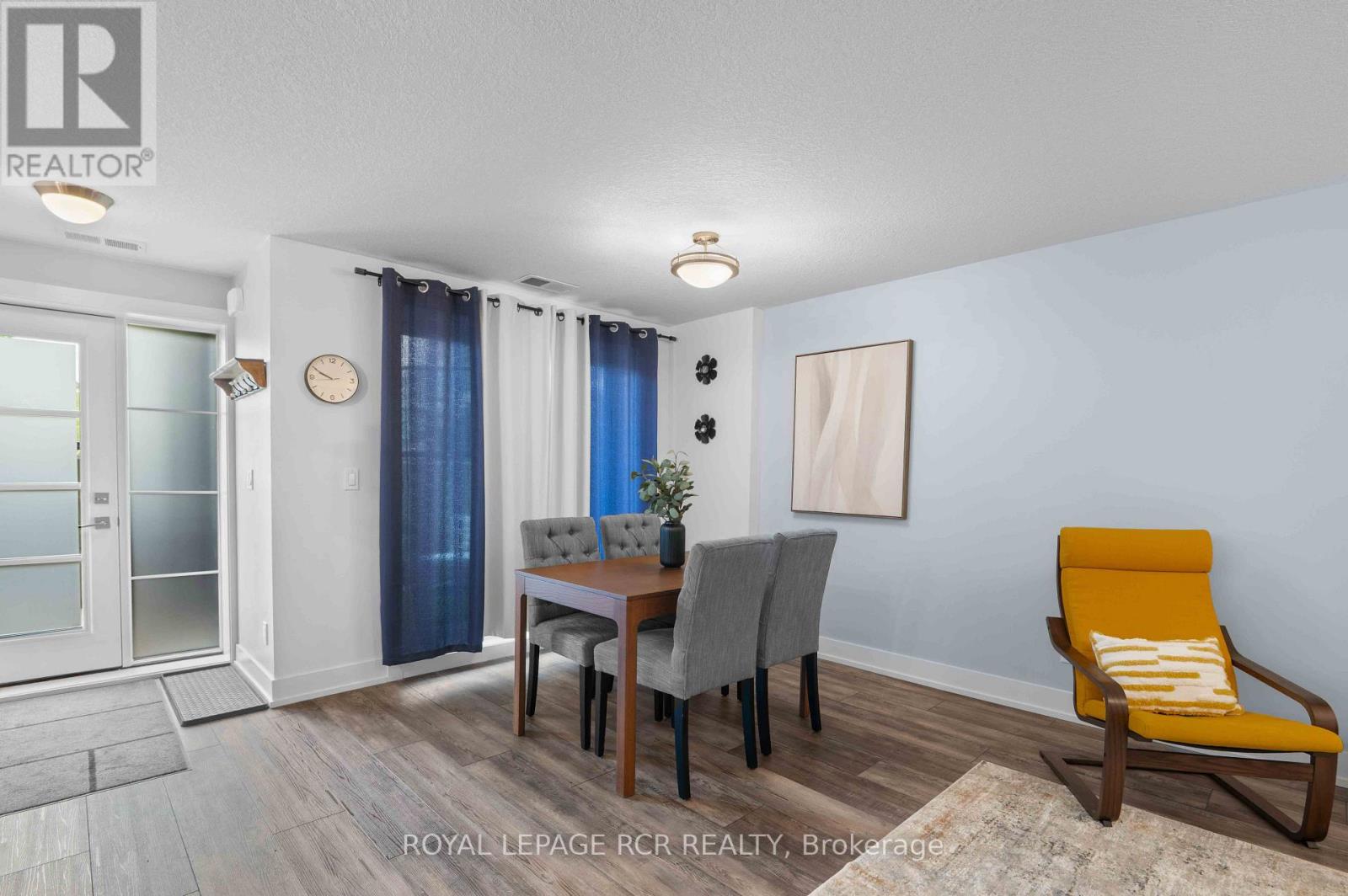 #102 17 CENTRE STREET - Image 15