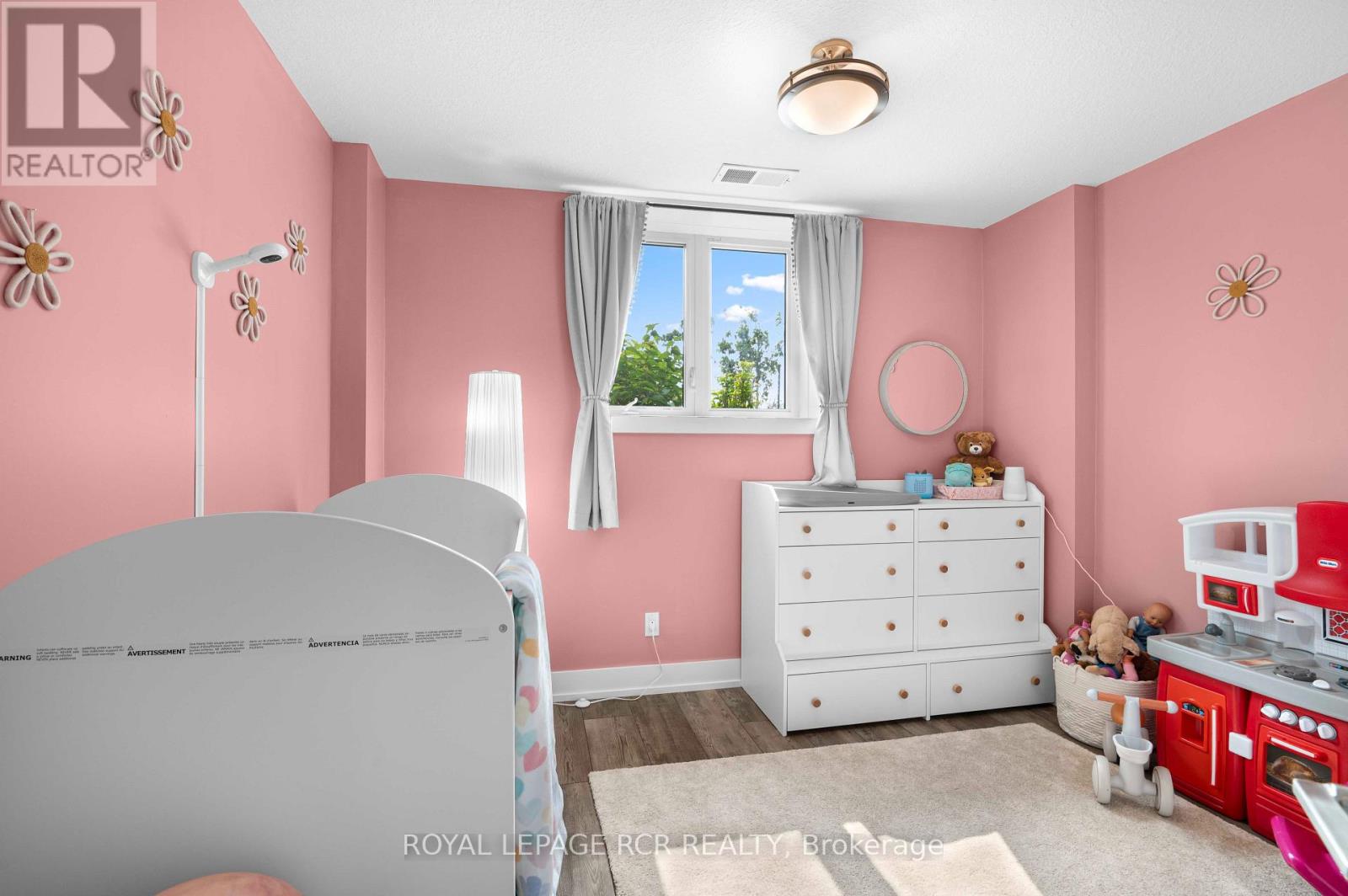#102 17 CENTRE STREET - Image 36