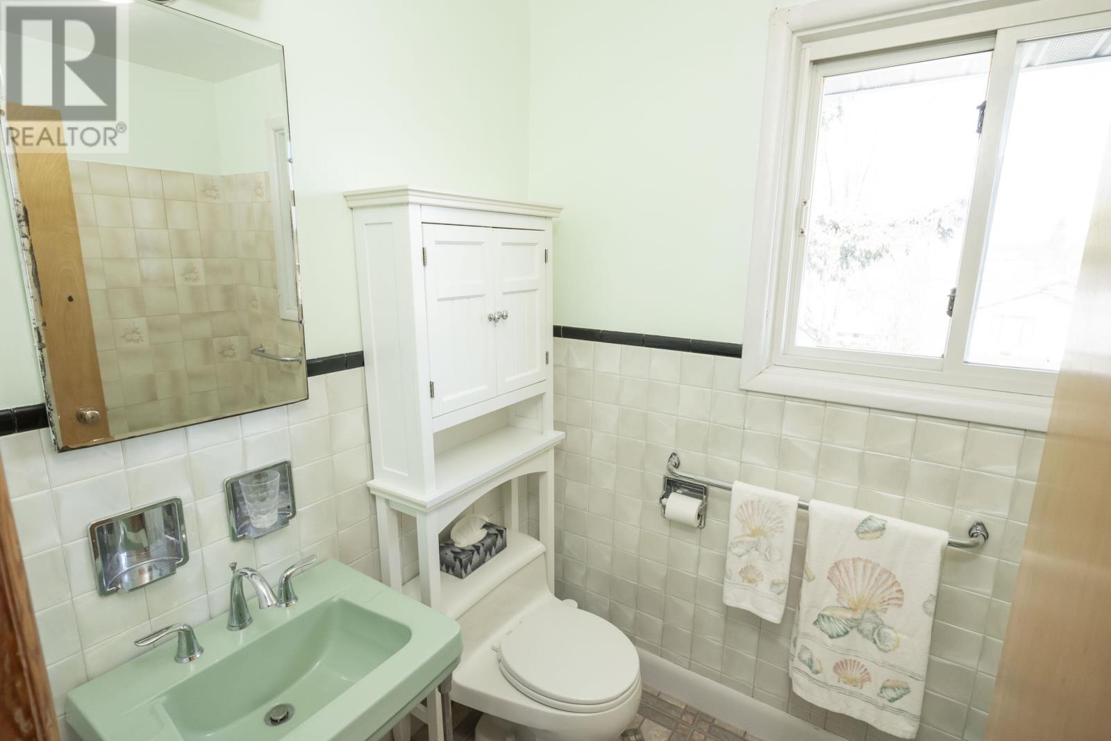 231 ALDER AVE - 26