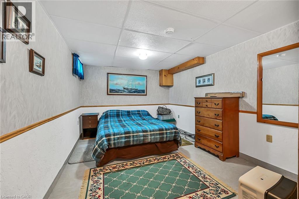 86 LAKESHORE Road - 18