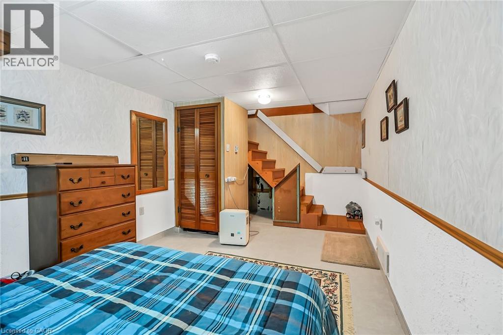 86 LAKESHORE Road - Image 19