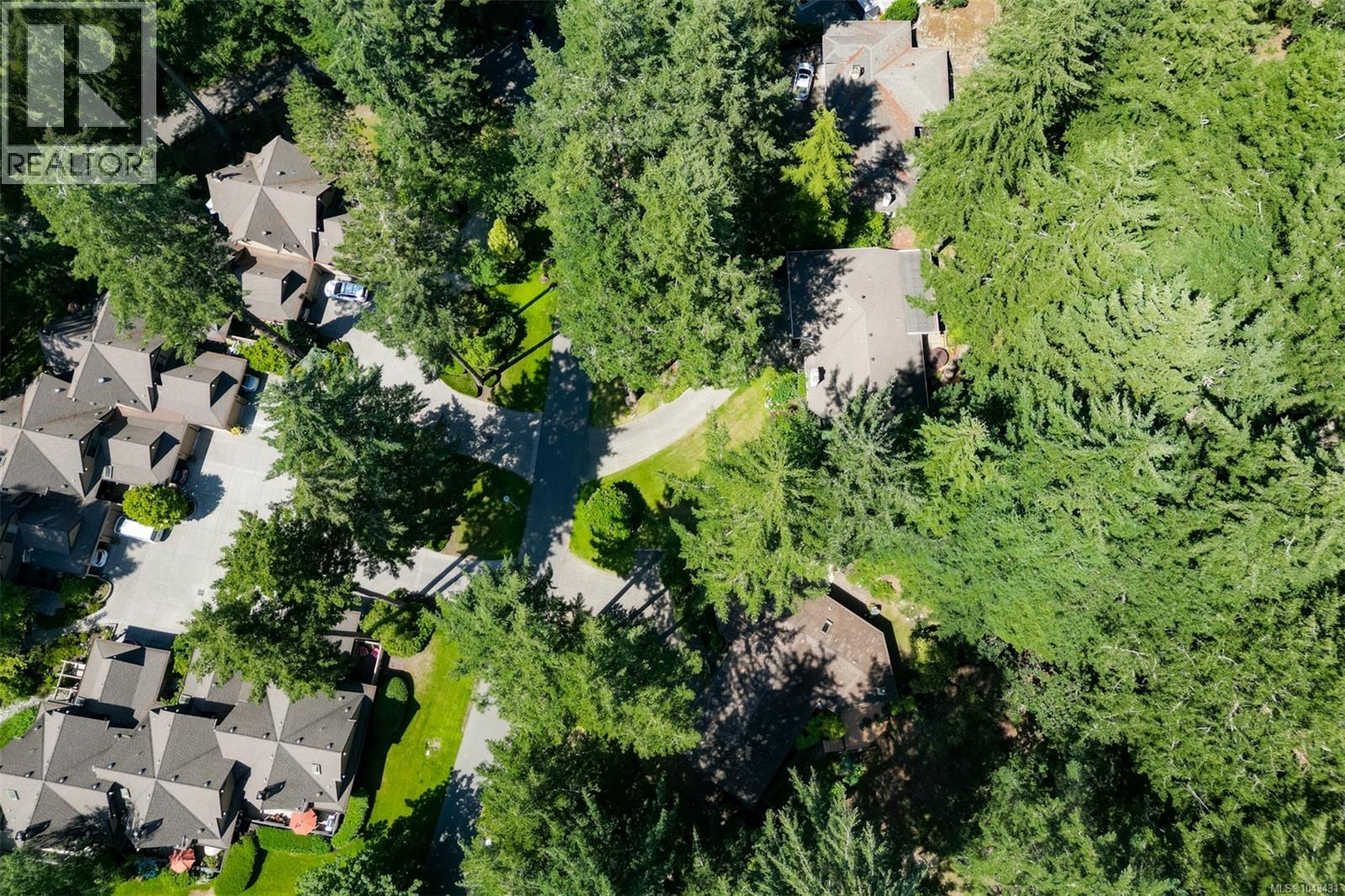  978 Fir Tree Glen, Saanich