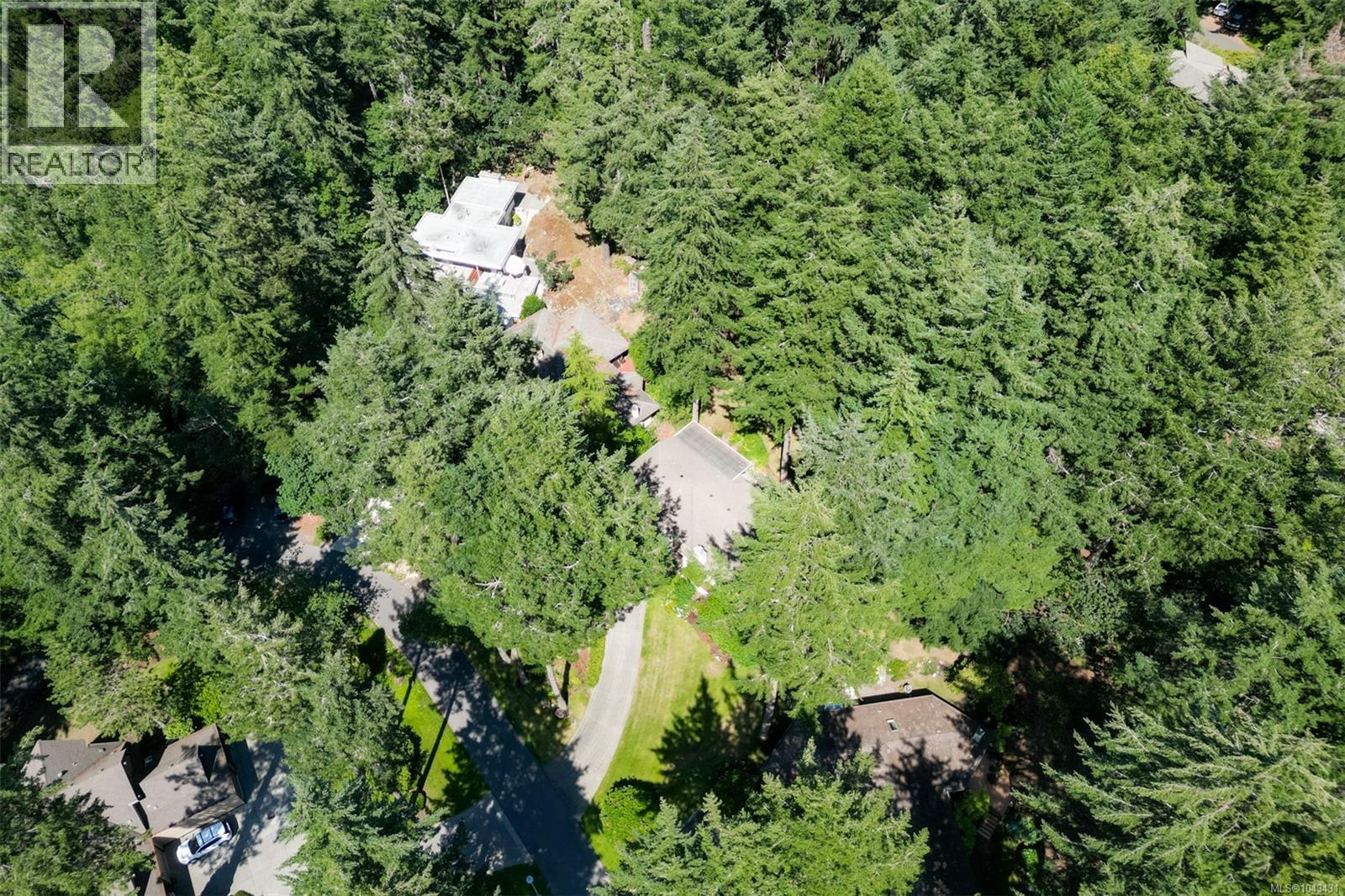  978 Fir Tree Glen, Saanich