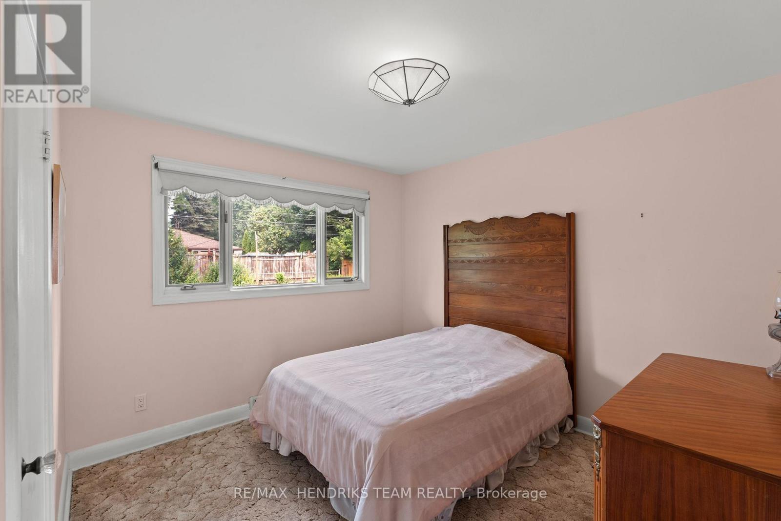 17 KAMLA DRIVE - 12