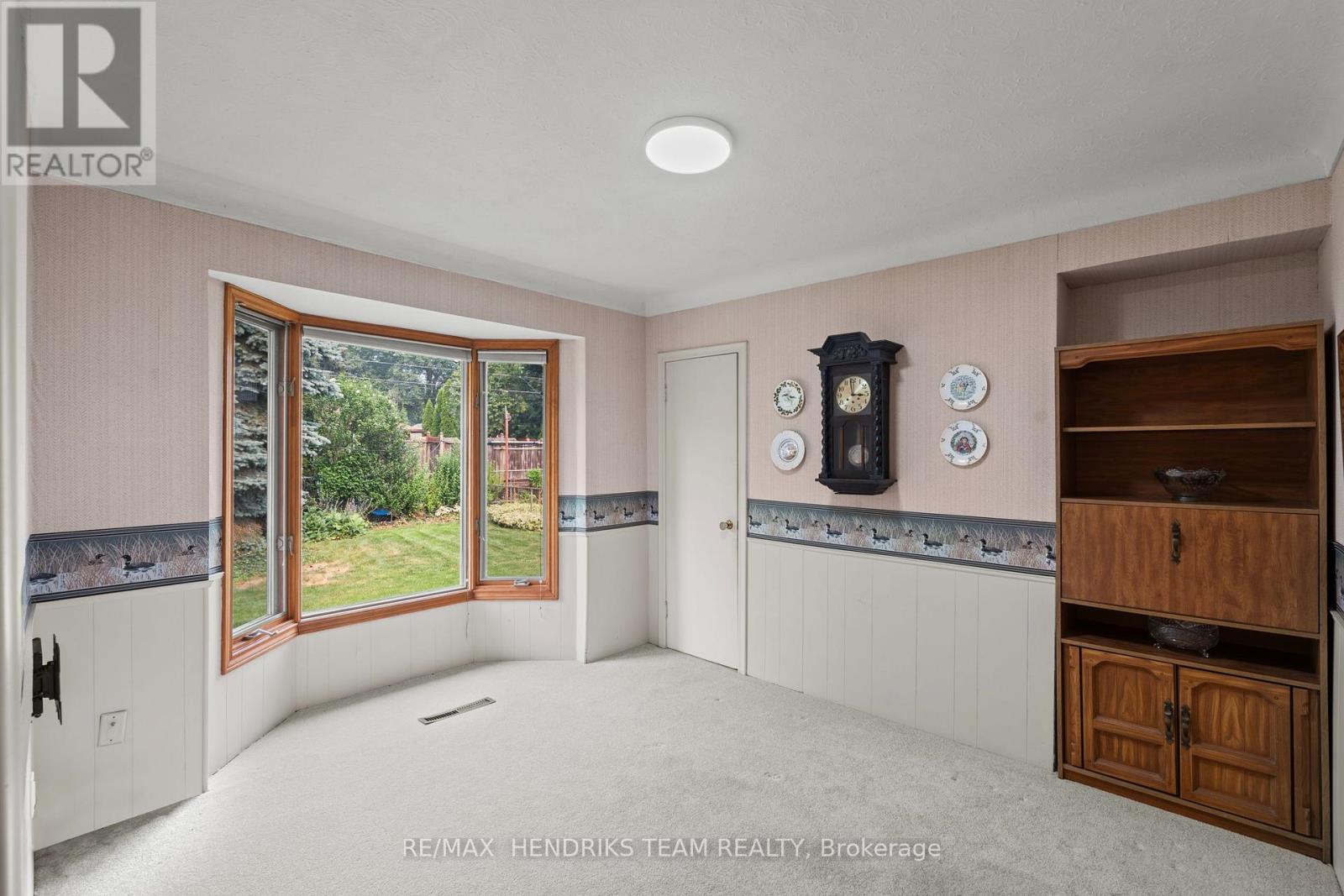 17 KAMLA DRIVE - 14