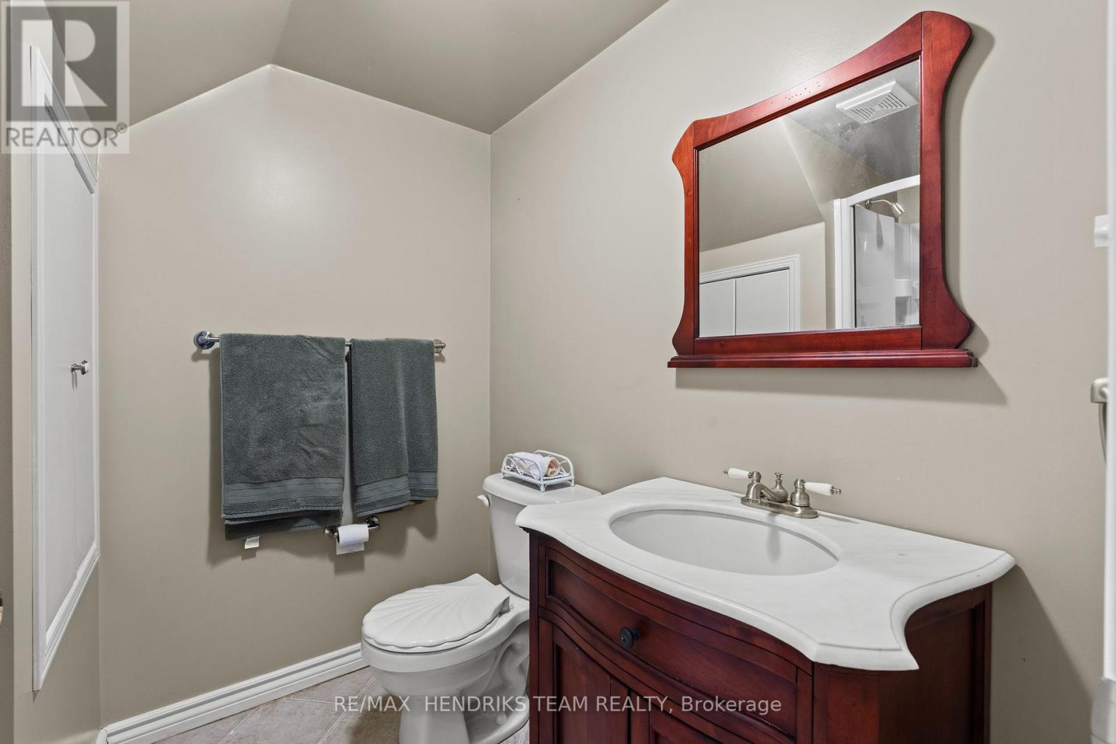 17 KAMLA DRIVE - 18