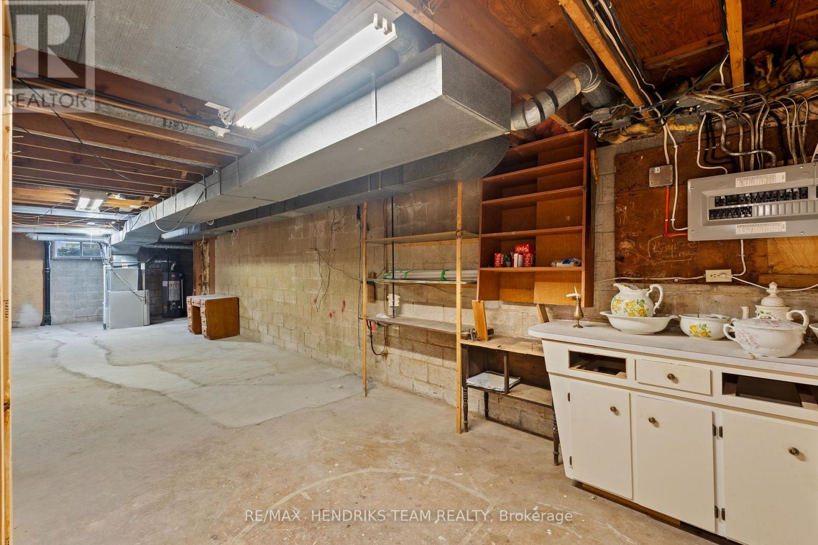 17 KAMLA DRIVE - 20