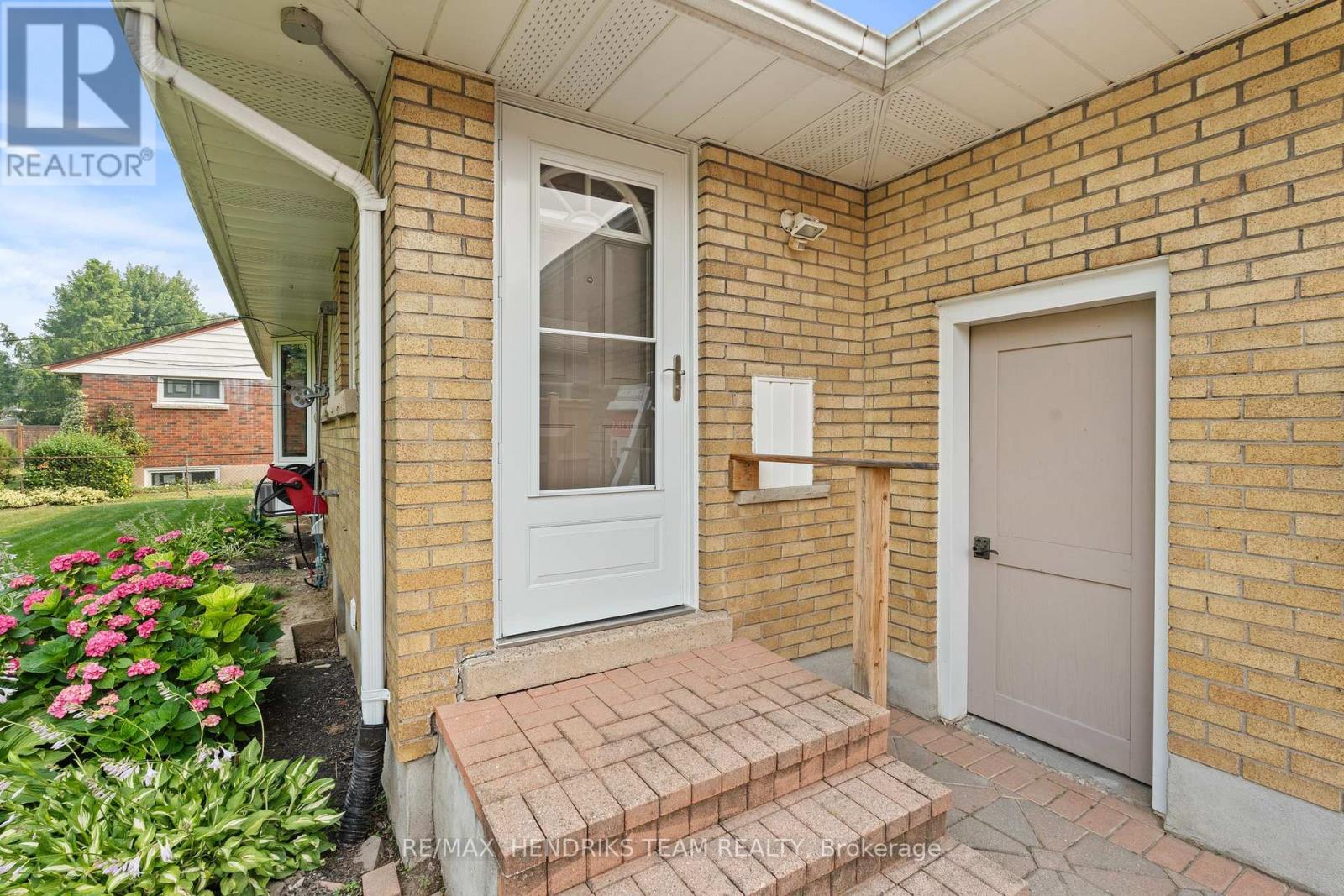 17 KAMLA DRIVE - 21
