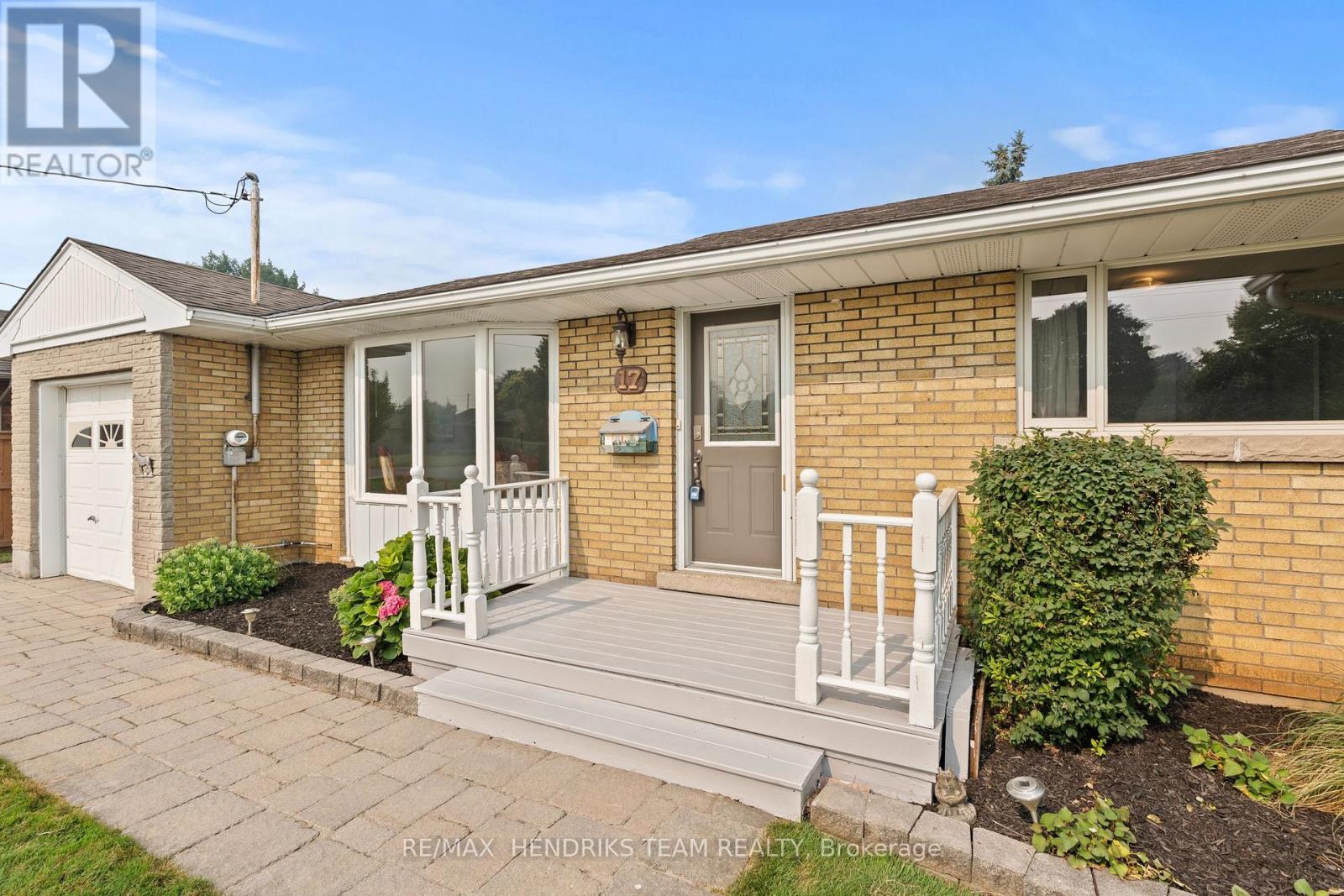 17 KAMLA DRIVE - 4