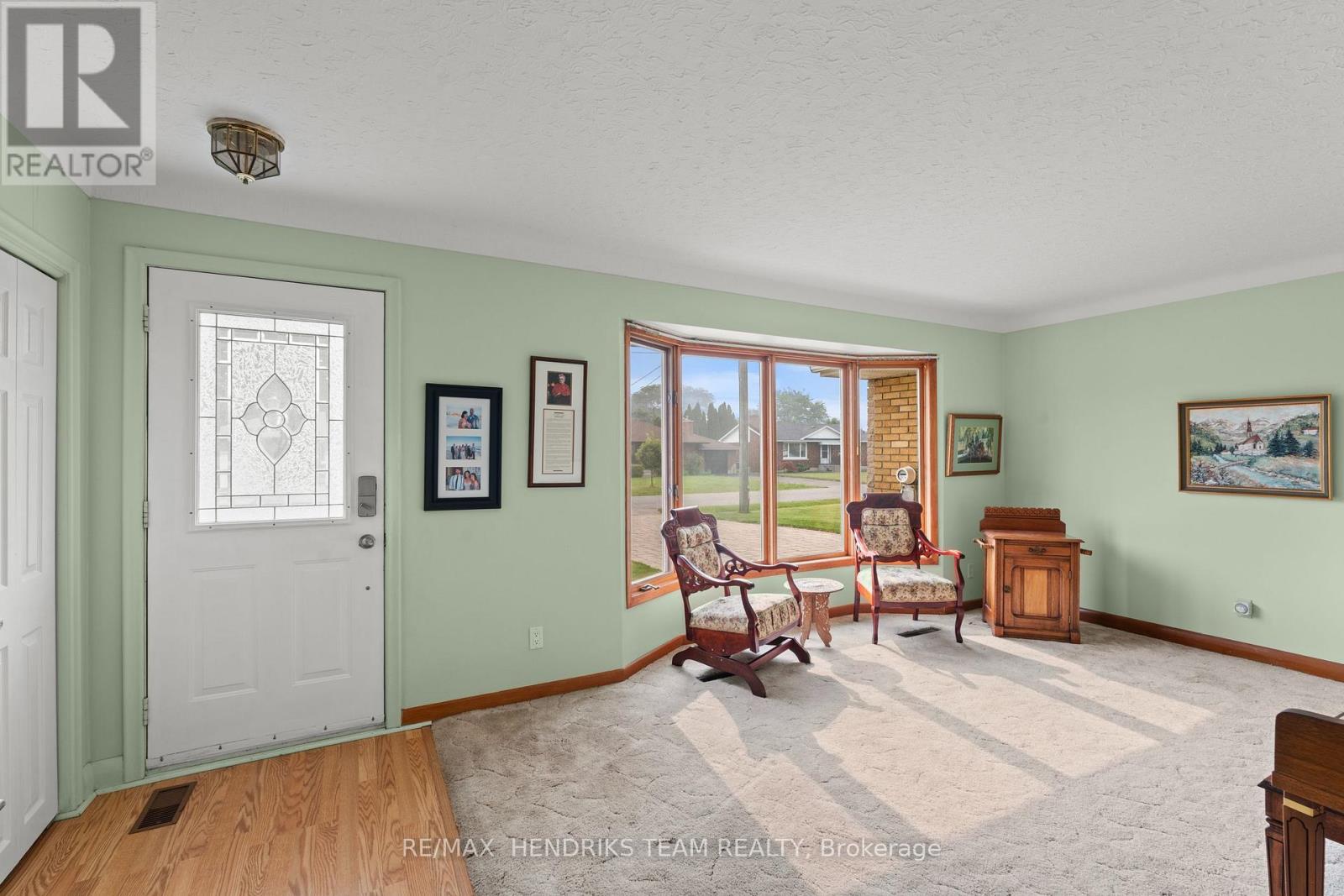 17 KAMLA DRIVE - 5