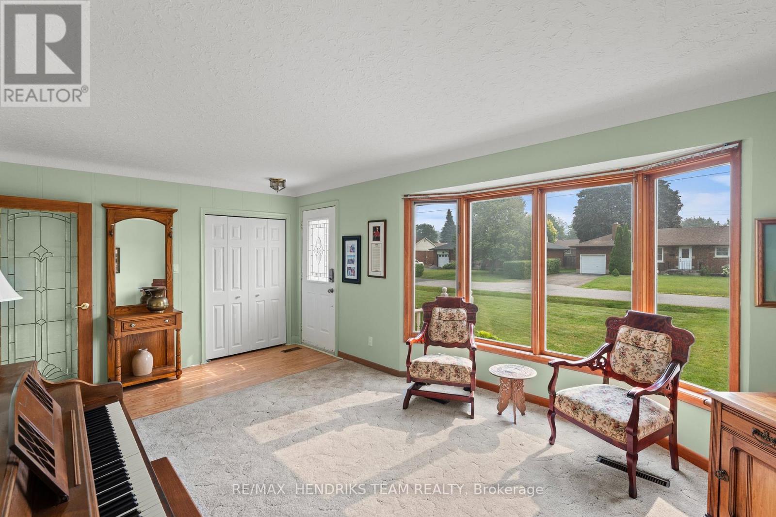 17 KAMLA DRIVE - 6