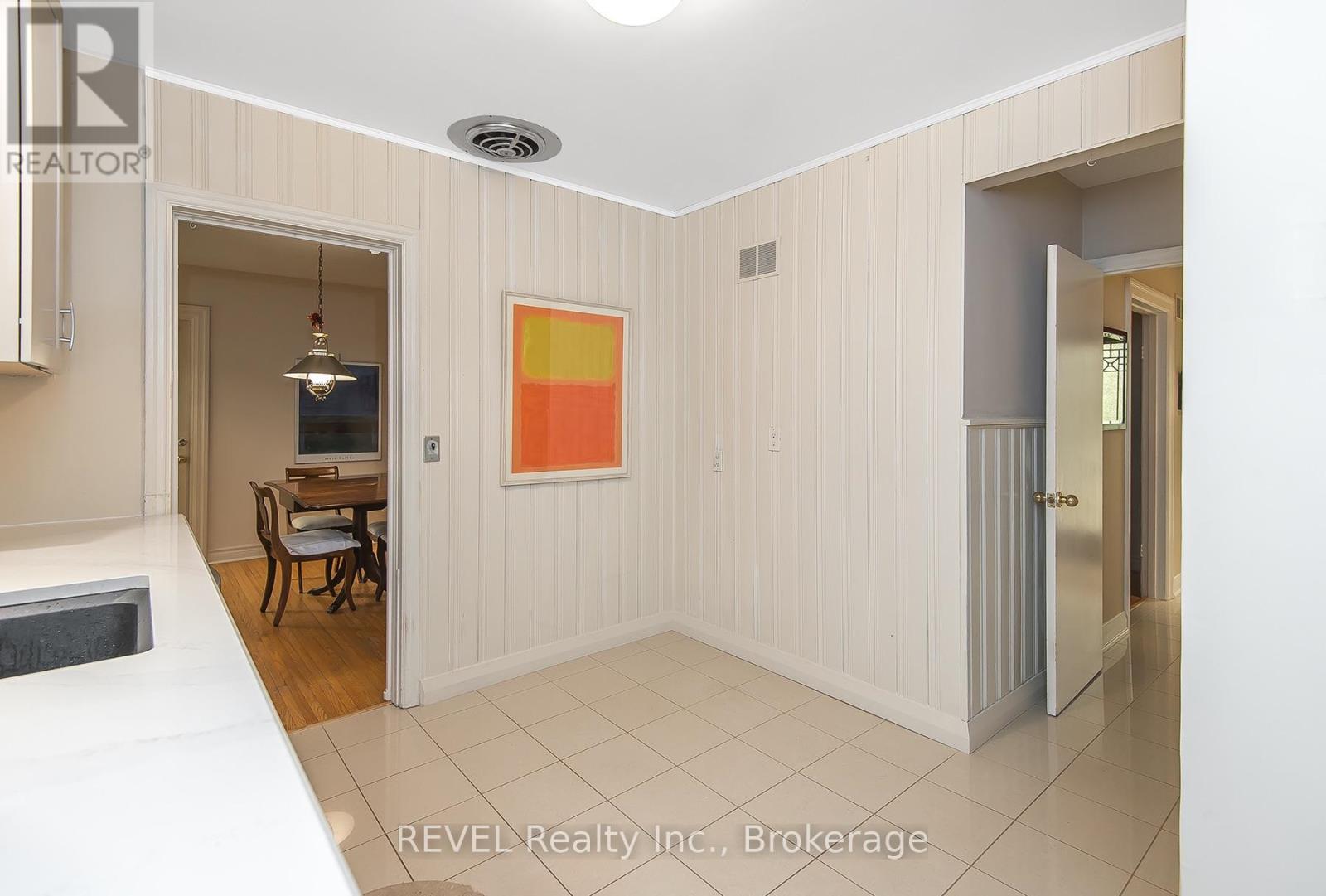 113 ST. PAUL CRESCENT - 13
