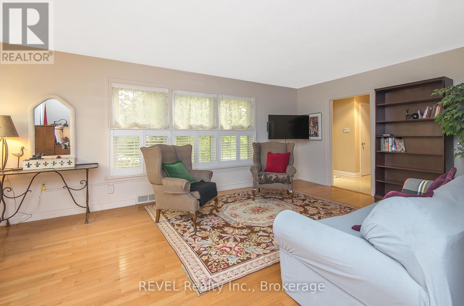 113 ST. PAUL CRESCENT - 16