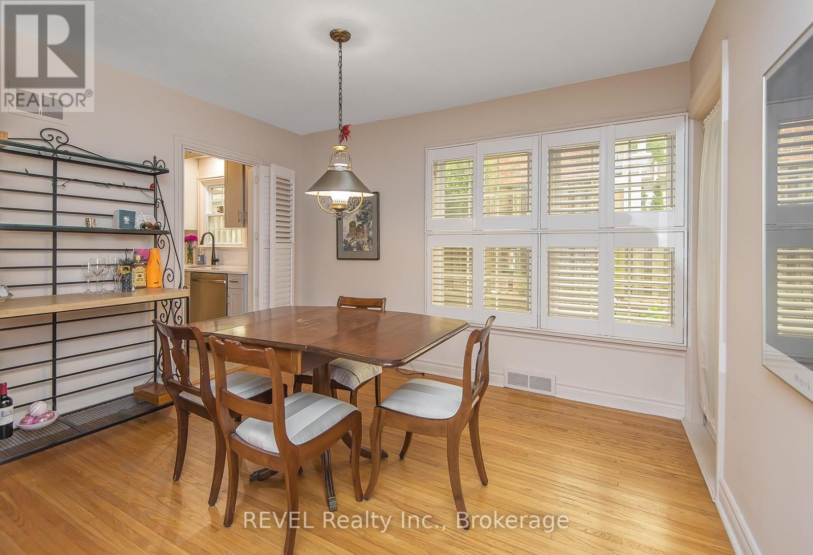 113 ST. PAUL CRESCENT - 17