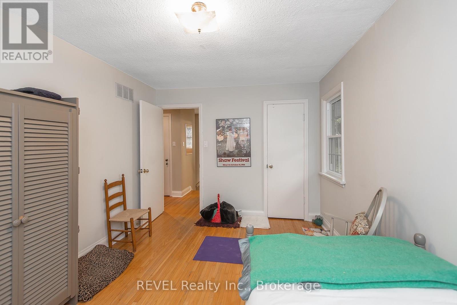 113 ST. PAUL CRESCENT - 22